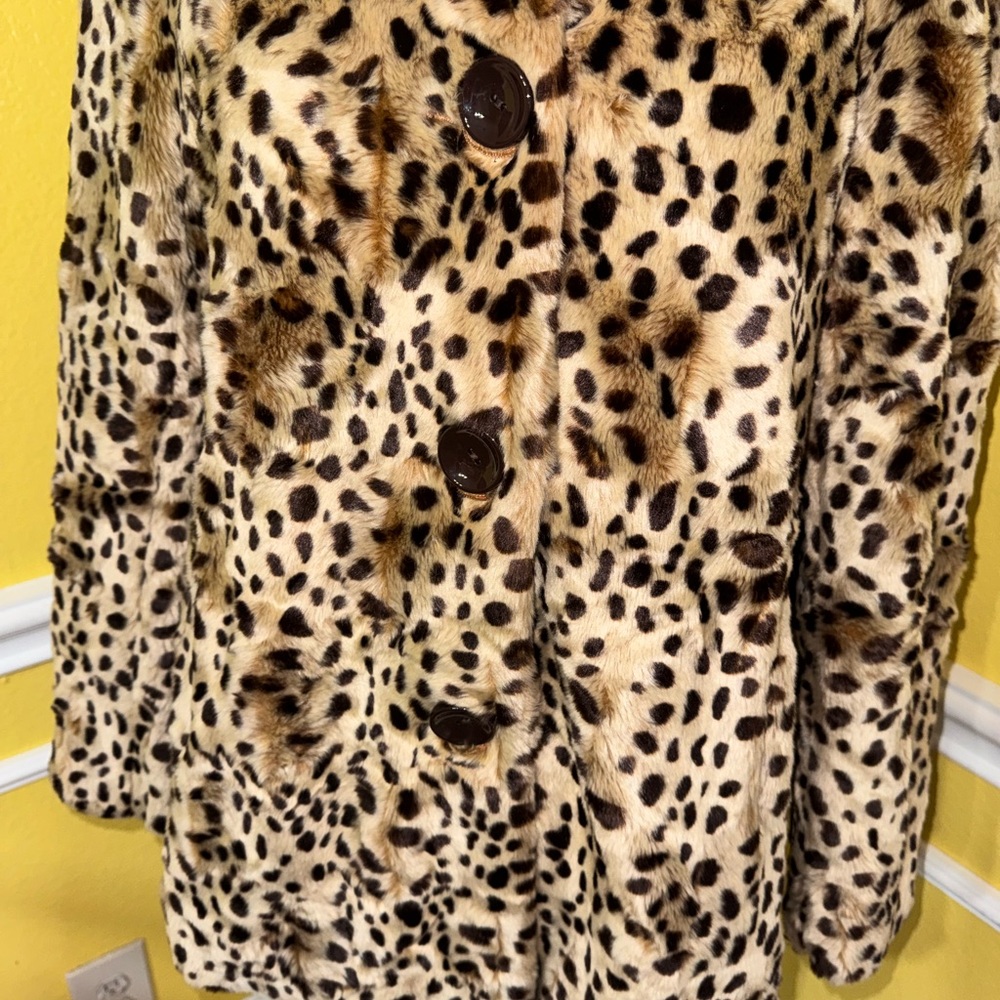 East 5th Animal Print Teddy Jacket - Picture 10 of 12